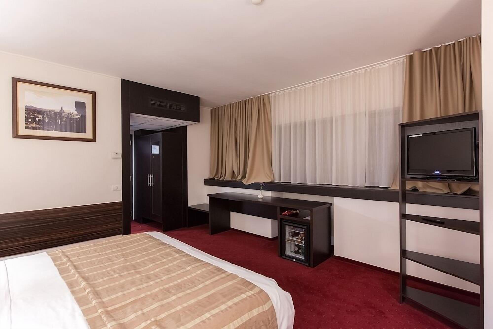 Ramada Iasi City Center Luaran gambar