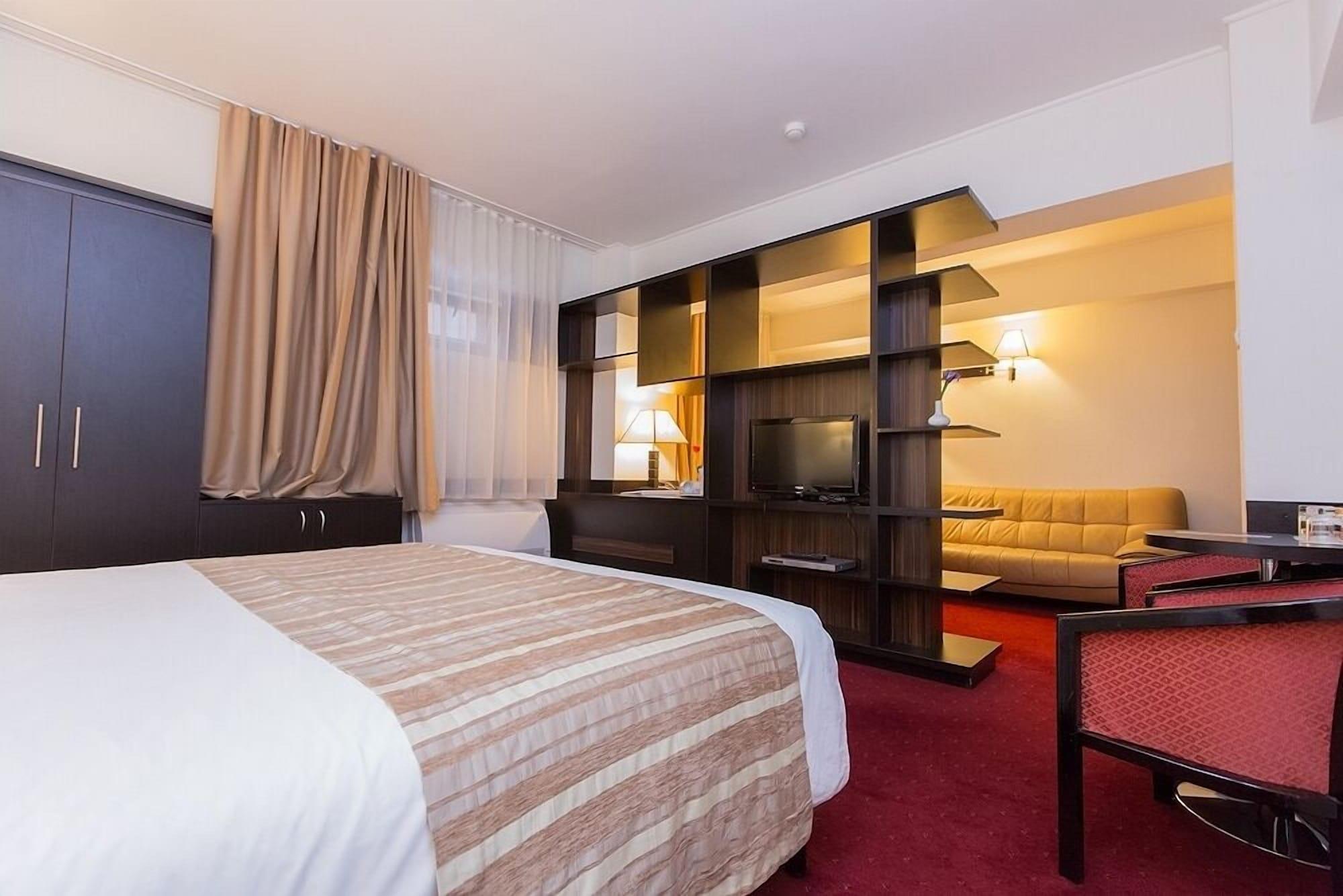 Ramada Iasi City Center Luaran gambar