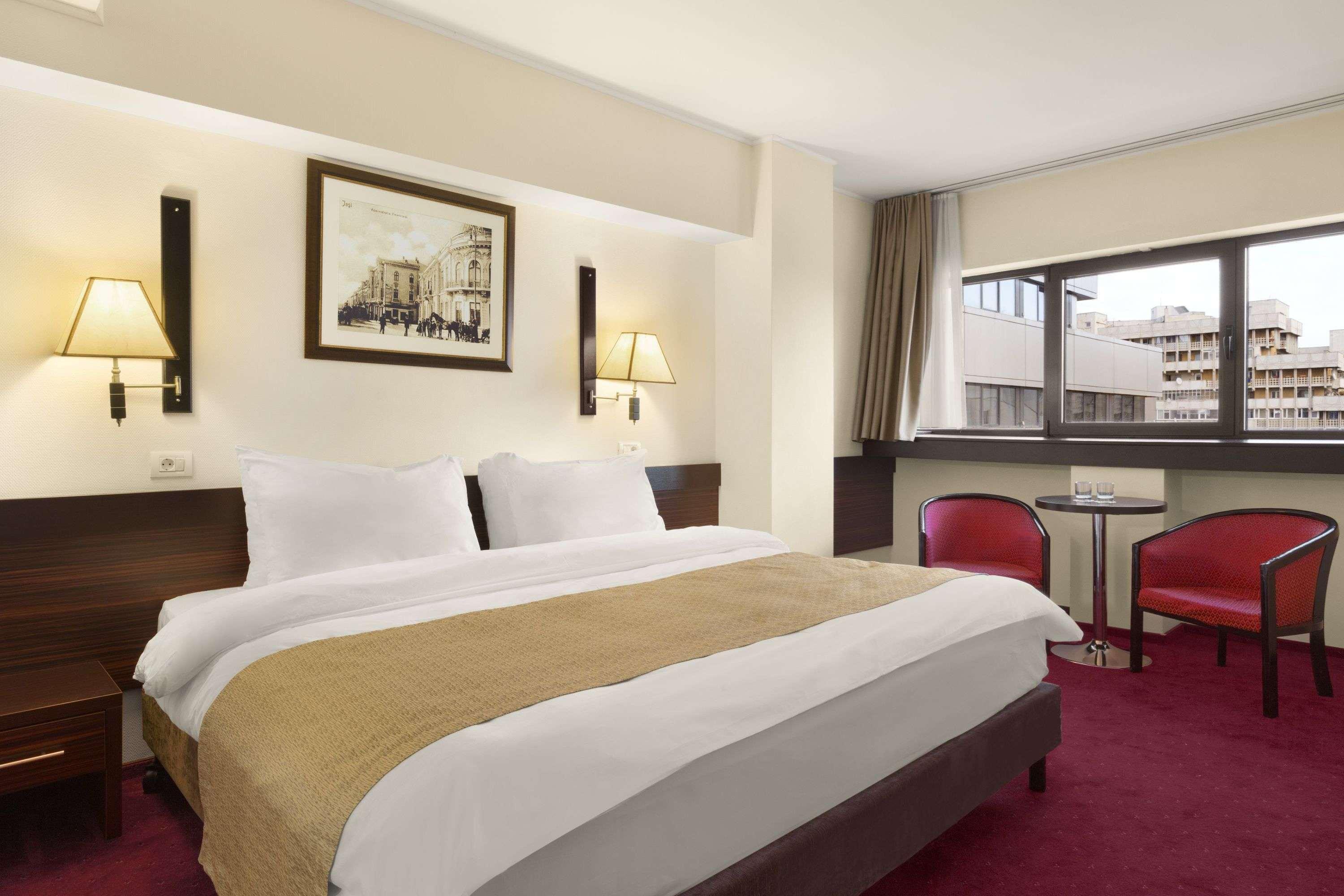 Ramada Iasi City Center Luaran gambar