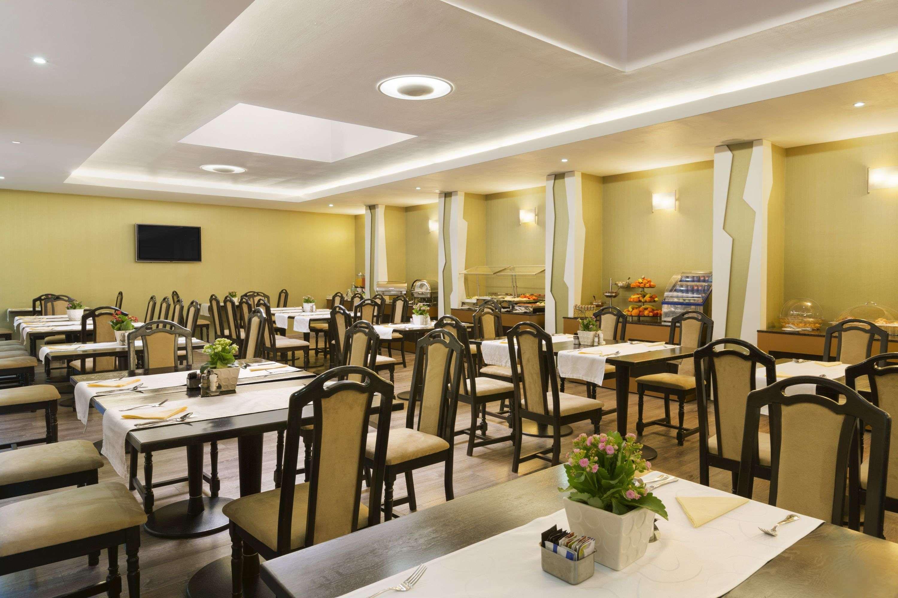 Ramada Iasi City Center Luaran gambar