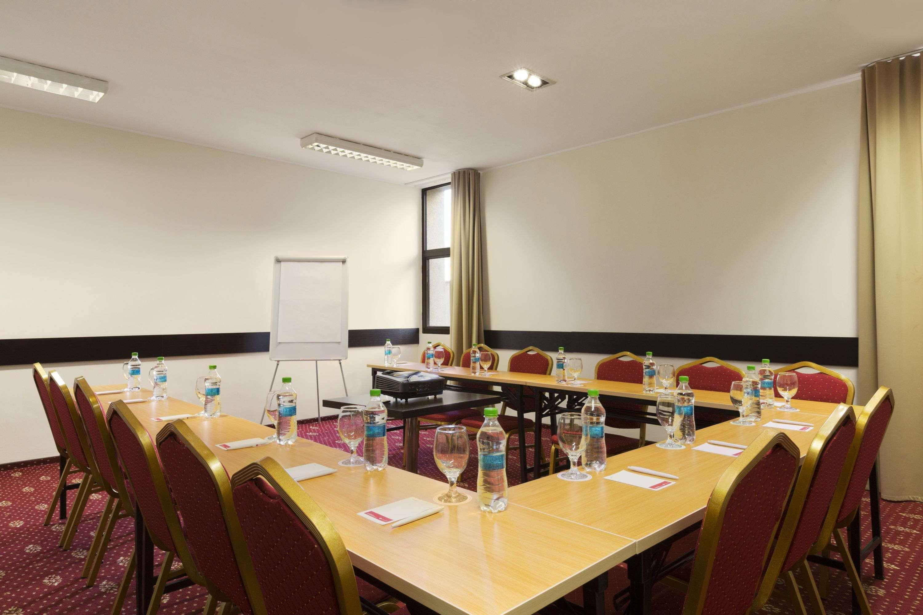Ramada Iasi City Center Luaran gambar