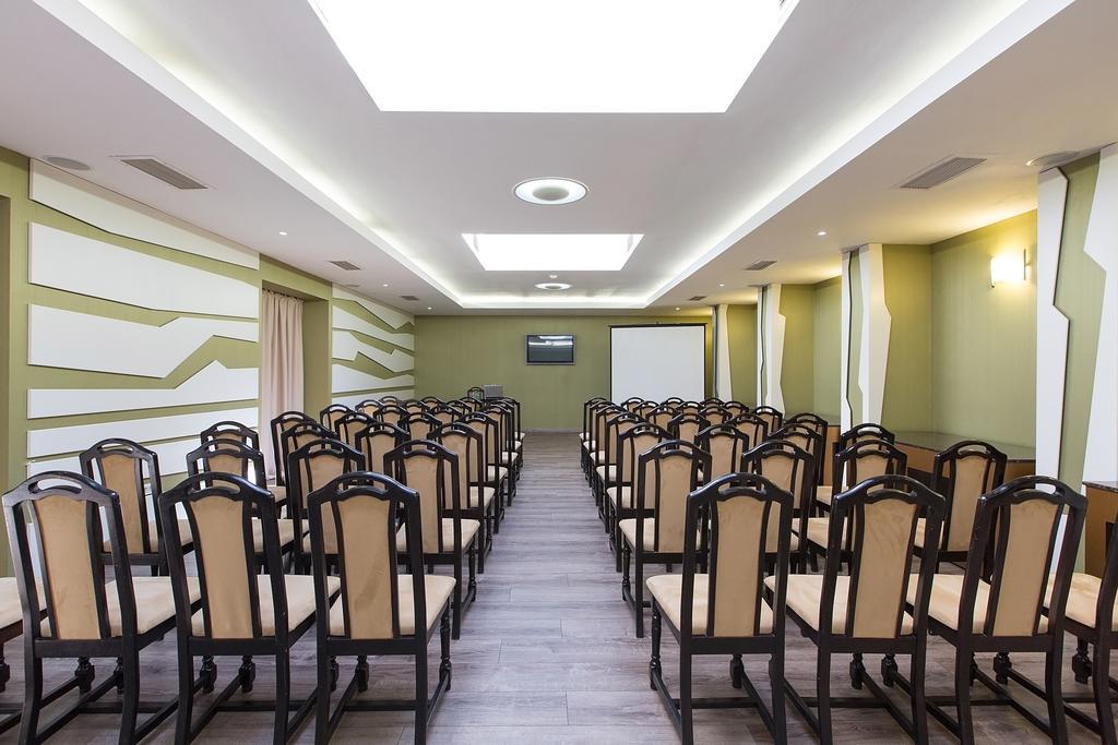 Ramada Iasi City Center Luaran gambar