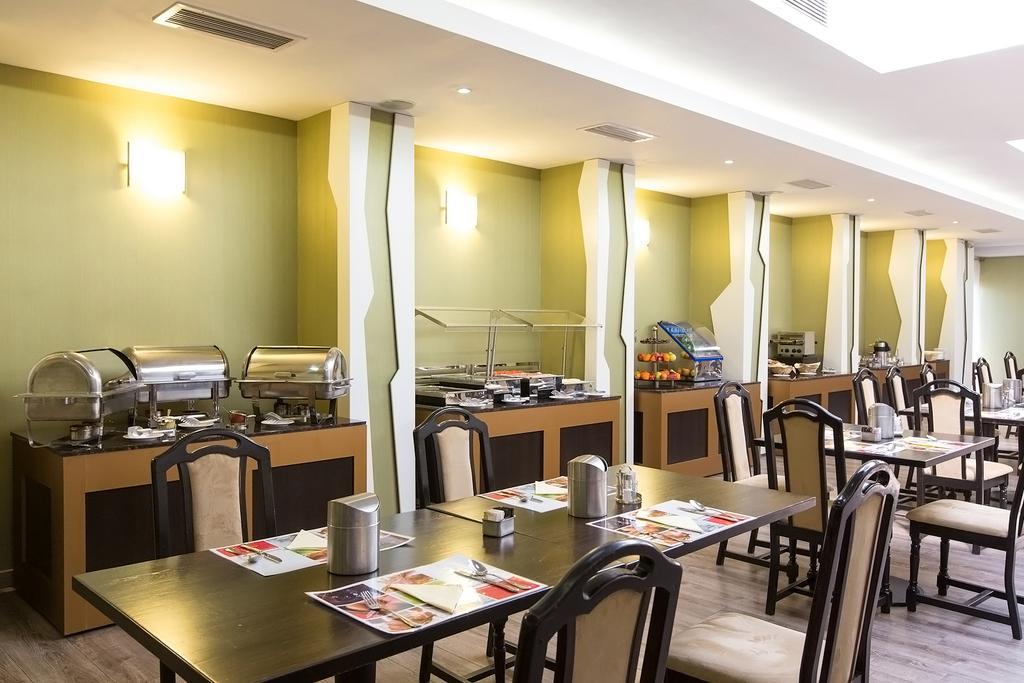 Ramada Iasi City Center Luaran gambar